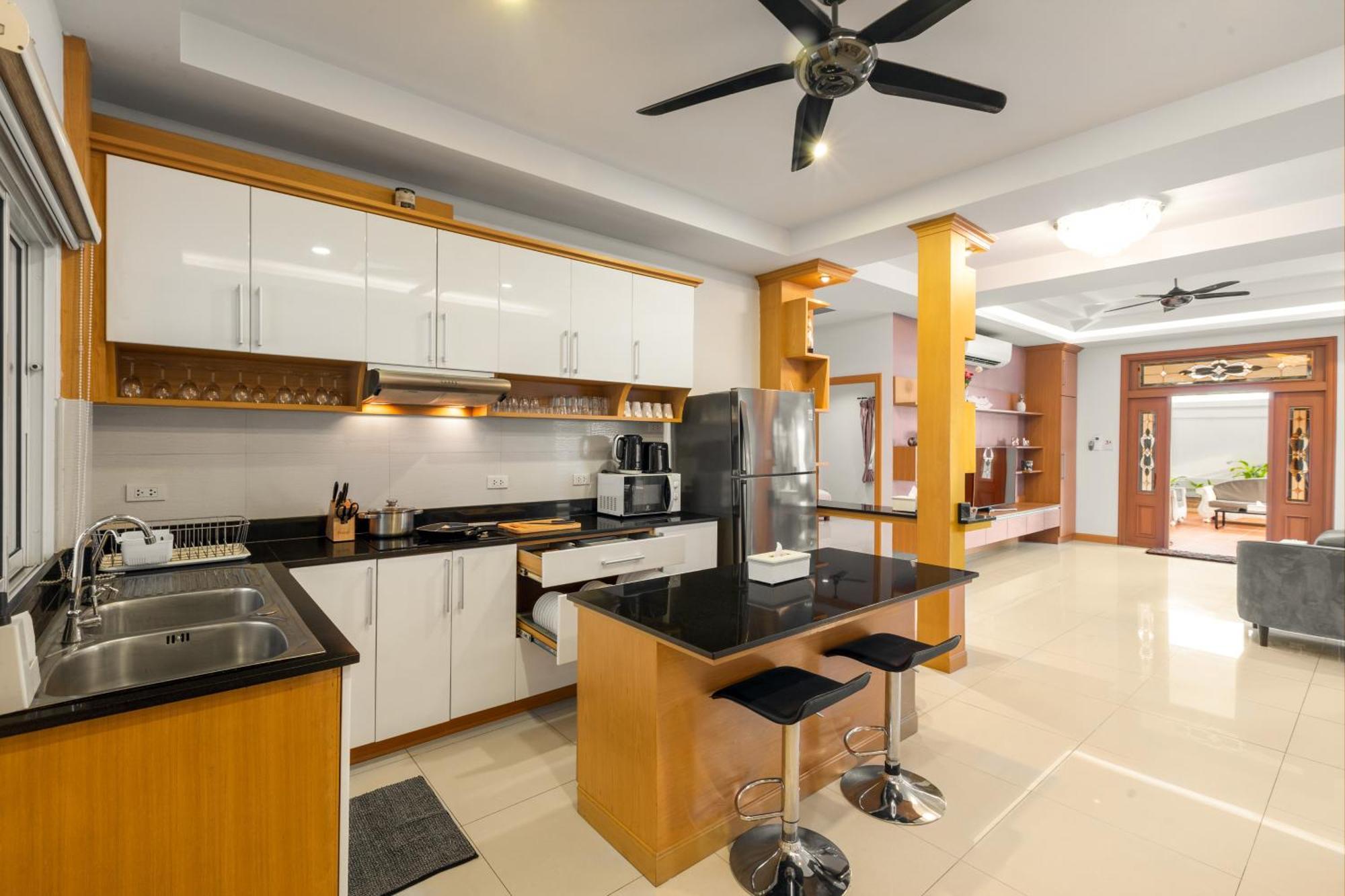 Pattaya Private Villa - Pool,Sauna,Snooker,Bbq エクステリア 写真