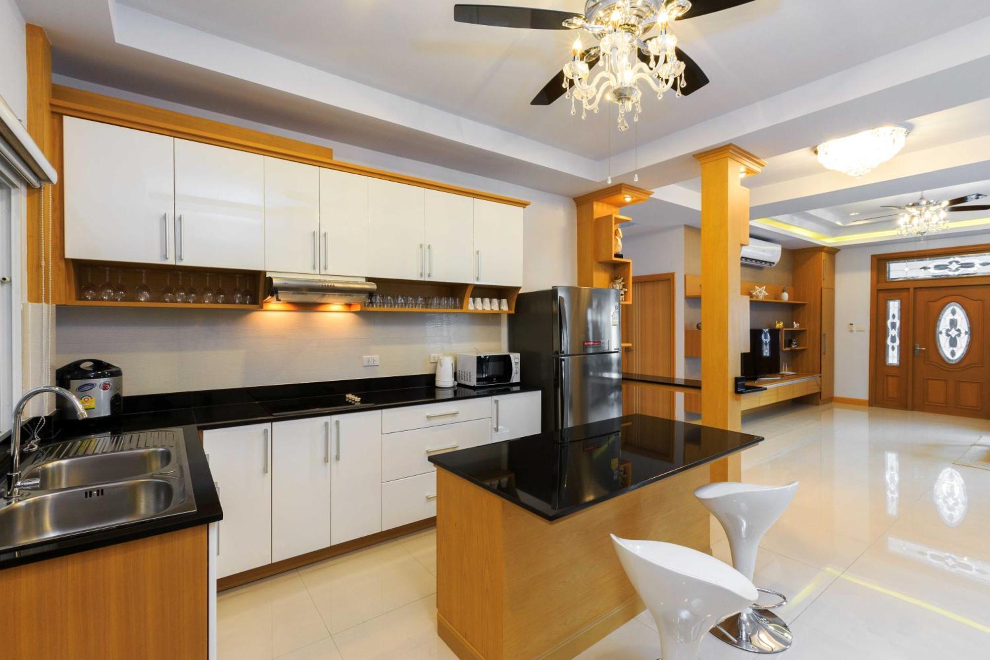 Pattaya Private Villa - Pool,Sauna,Snooker,Bbq エクステリア 写真